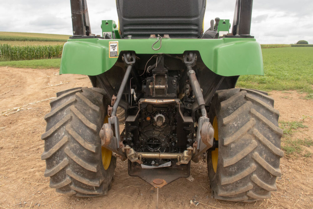 Back lower side John Deere 2210