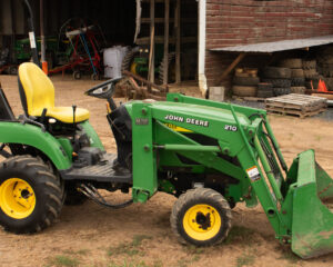 Right side John Deere 2210