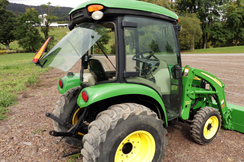 John Deere tractor For Sale