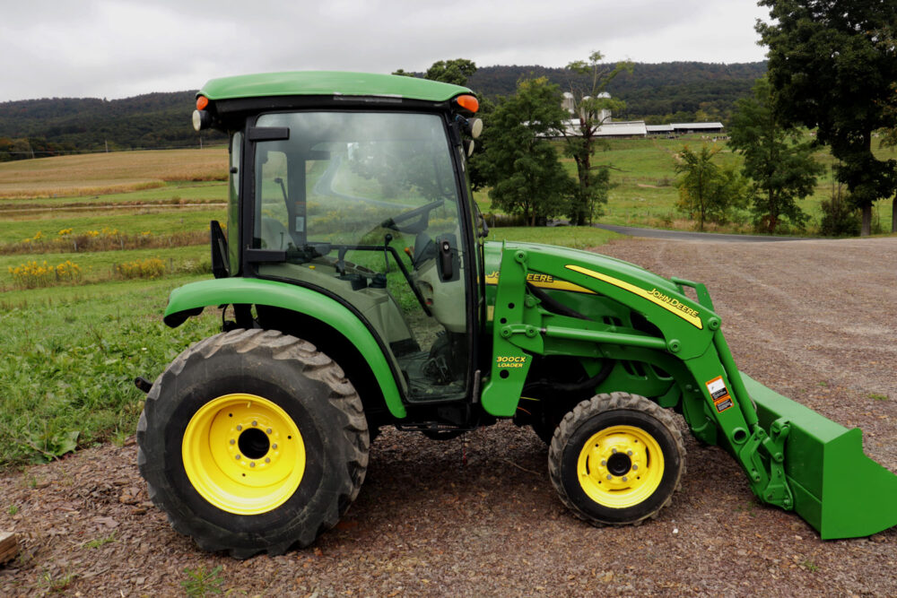 John Deere tractor For Sale